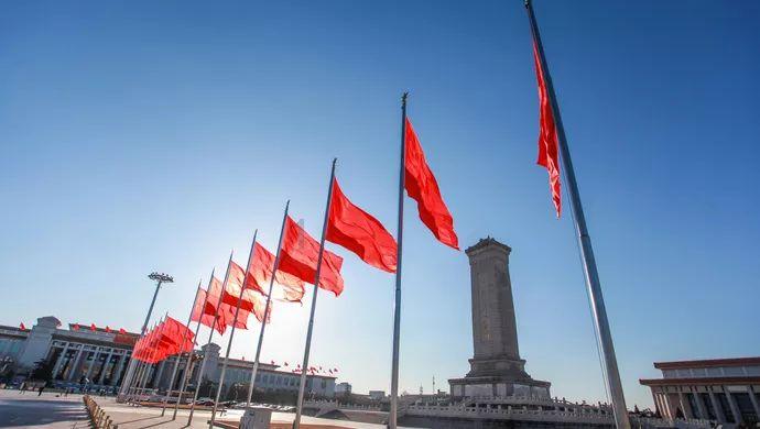 王子异和公司解约失败，他的关注度逐渐下降，是否被雪藏？游戏画面